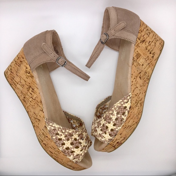 TOMS crochet neutral platform sandals - Picture 3 of 7